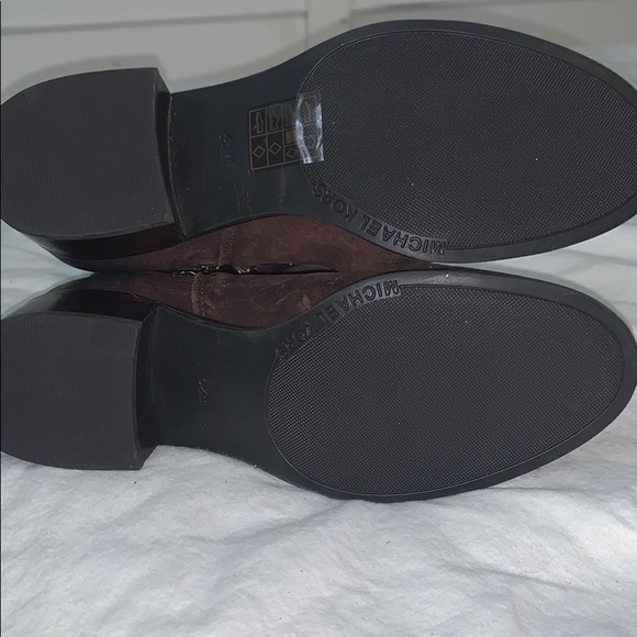 Boots - Picture 3 of 7